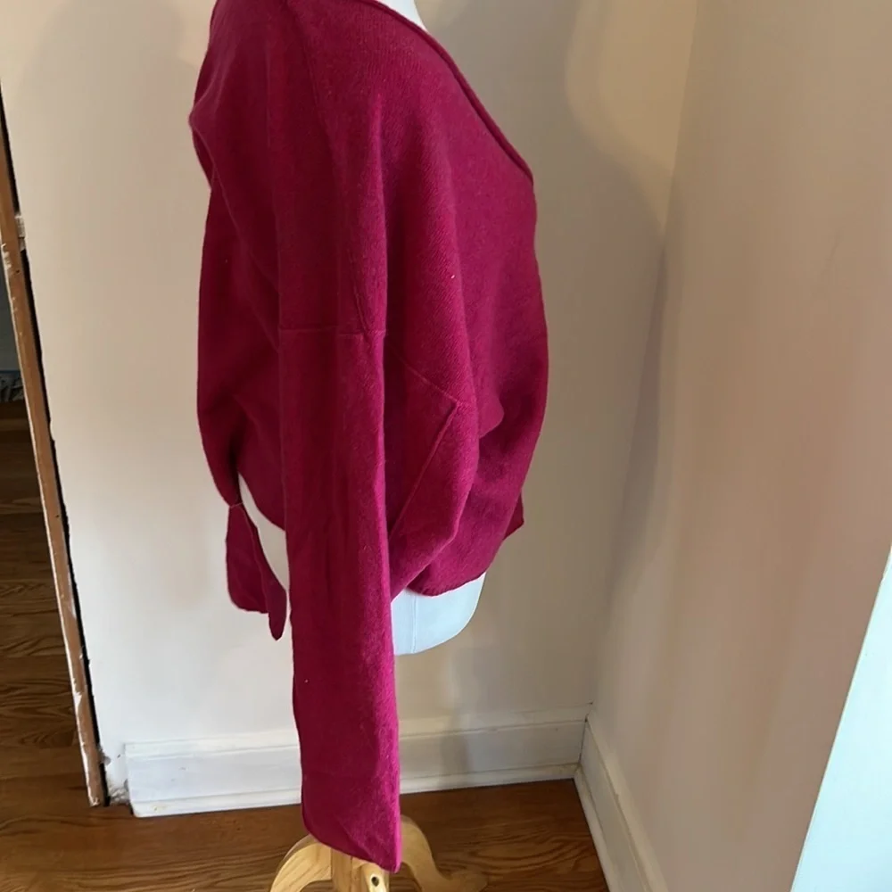 NWT Free People Solitaire Cashmere V Sweater in Magenta Pink size Large